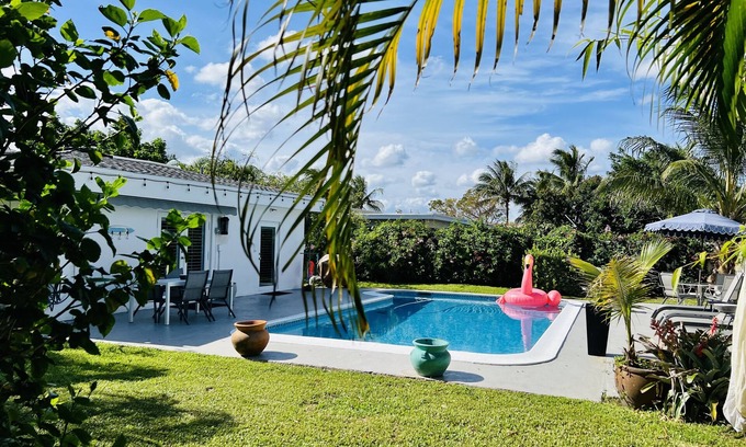 East Boca Raton House | East Boca Raton Retreat with Private Heated Salt Pool