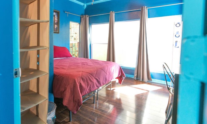 Greater East End Apartment | Discover East Downtown Blue Dream: Family-Friendly Retreat