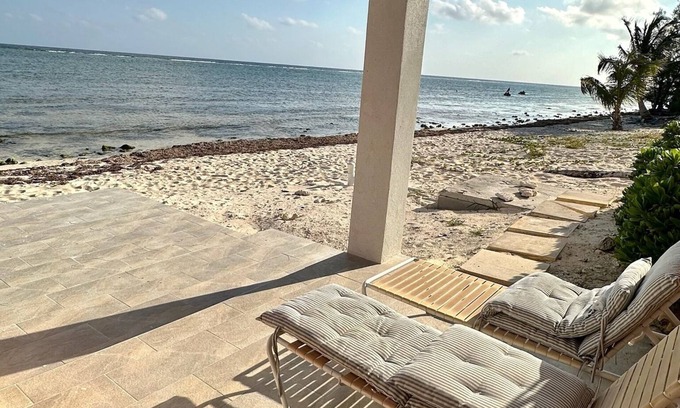 East End Villa | East End Paradise Villas 4Bd3.5B-Private Beach-On the Water-w/Sea Level Studio