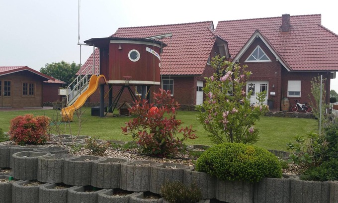 Wirdum Apartment | Cozy East Frisian Retreat with Pool & Pet-Friendly Perks