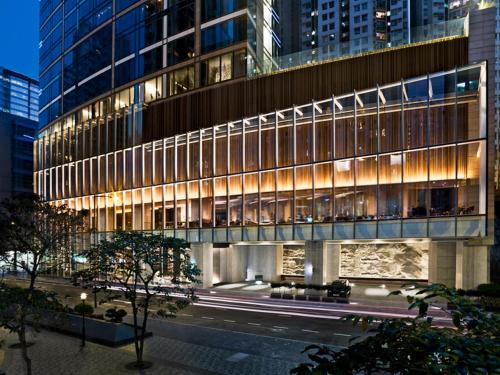 Quarry Bay Hotel | Discover EAST Hong Kong: 5-Star Comfort with Pool Access