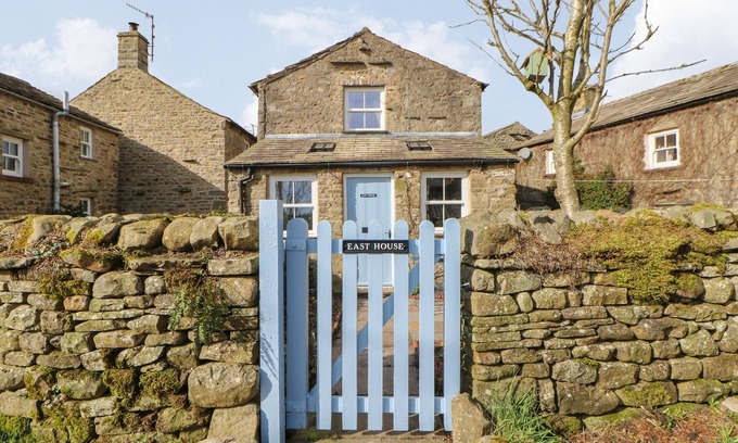Hawes Cottage | Family-Friendly EAST HOUSE: Cozy Holiday Cottage in Hawes