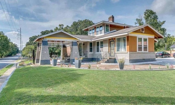 University District House | Discover East Memphis Bungalow with Spa and Ocean Views