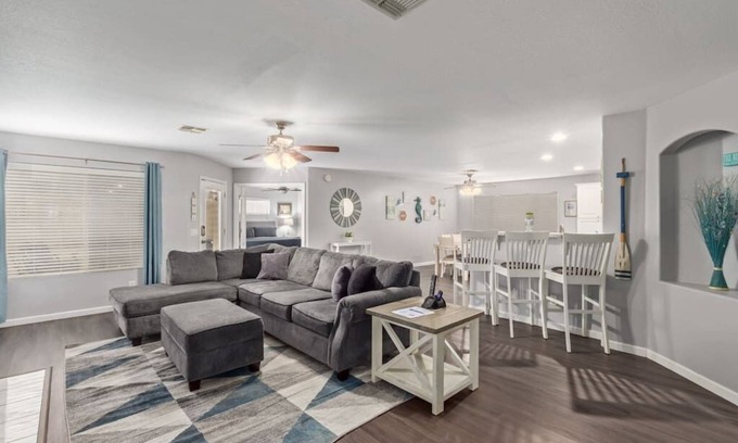 East Mesa House | Ideal East Mesa Home for 6 with Breakfast & Kitchen Access