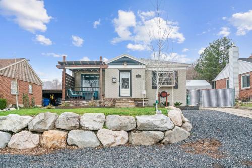 Canyon Rim House | Cozy East Millcreek: Family-Friendly Retreat with Fireplace