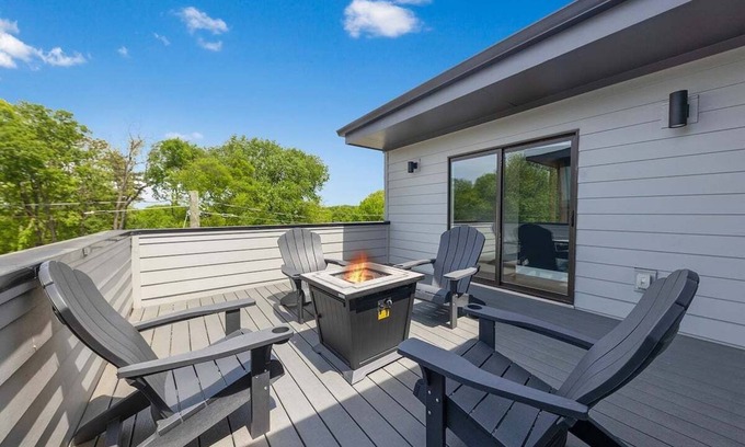 East Nashville House | Unforgettable Rooftop Bar with Fire Pit and Family Comfort