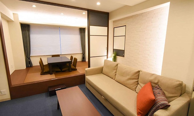 Nishishinbashi Apartment | Experience East Toranomon: Central Tokyo's Gem with Breakfast