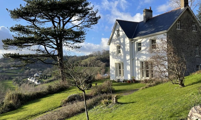 Branscombe House | Eastcotte: Spacious Six Bedroom House for 12 Guests