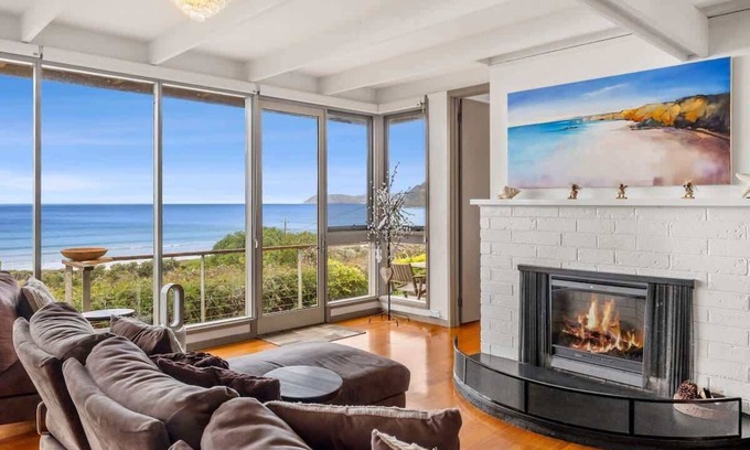 Eastern View House | Eastern Magic | Beach access at your door!
