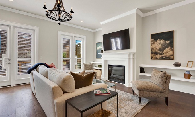 Hitch Village - Fred Wessels Homes House | Eastern Wharf Luxury | Heated Pool Access