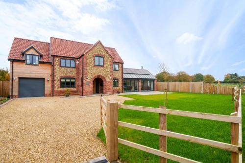 Whissonsett House | Discover Eastfield House: Pet-Friendly 4-Star Retreat