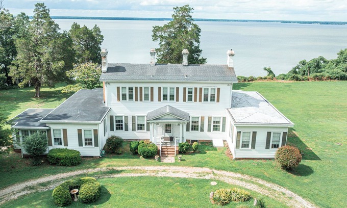 Spring Grove House | Discover Eastover Manor: 19th Century Plantation Getaway