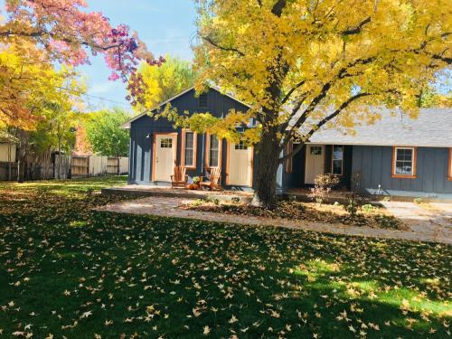 Bishop House | Discover Eastside Guesthouse: Family-Friendly Retreat