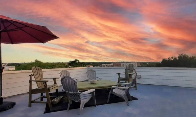 Blackshear-Prospect Hill House | Scenic Eastside Hilltop Retreat with Pool and Lake Views