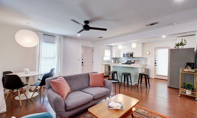 East MLK House | Pet-Friendly Eastside Retreat: 10 Mins to Downtown