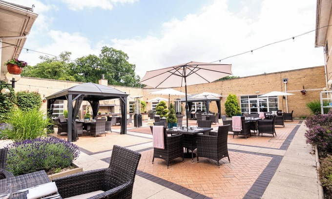 Brinsley Hotel | Inviting Eastwood Hall: 4-Star Stay with Spa & Pool