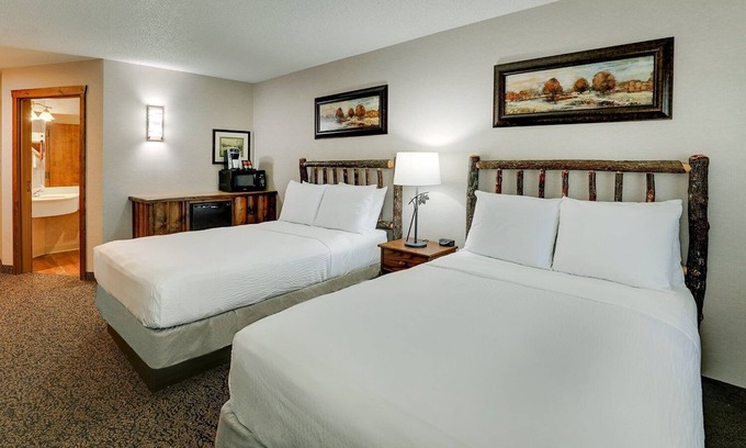 Johnston Hotel | Convenient Access to I-35! Deluxe Double Rooms at Stoney Creek