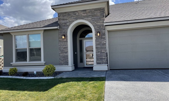 Tri-Cities House | Convenient Hotel Near Trac & Richland with Free Breakfast
