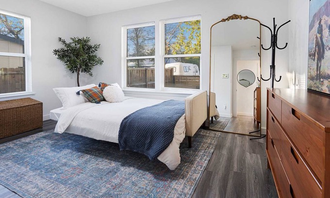 East MLK House | Easy Access to Town, Vibrant Hub | True Gem