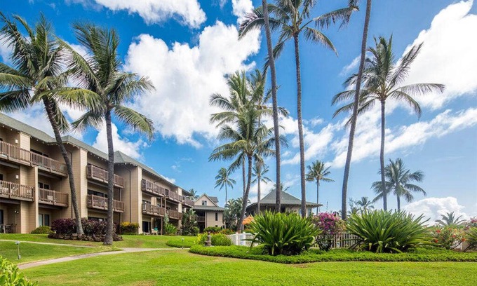 Lihue Condo | Experience Kauai Living: Kaha Lani 102 with Pool & Kitchen