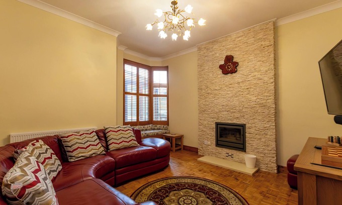 Mablethorpe and Sutton Cottage | EASY LIFE, country holiday cottage, with open fire in Mablethorpe