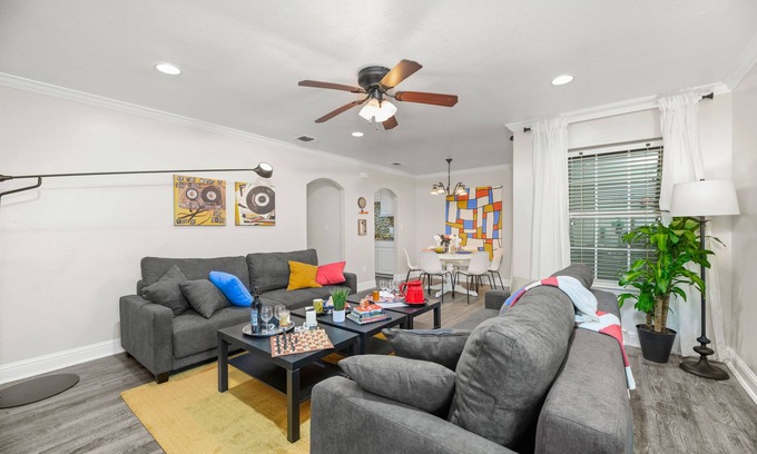 Arlington Apartment | Convenient Stay Near AT&T Stadium with Hot Tub & Sleeps 12