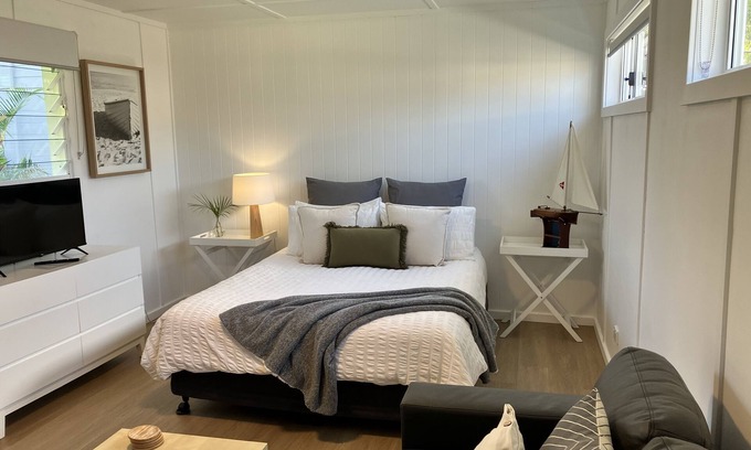 Narrawallee Apartment | Ideally Located Steps from the Inlet & Beach - Rated 10/10