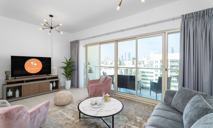 The Greens Apartment | Cozy Al Samar 4: Family-Friendly 2 Bedroom with Pool