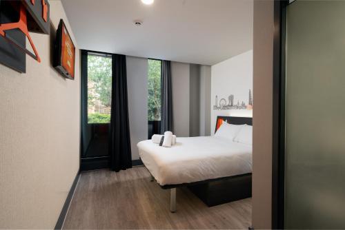 Bunhill Hotel | Convenient easyHotel London City Shoreditch for All Travelers