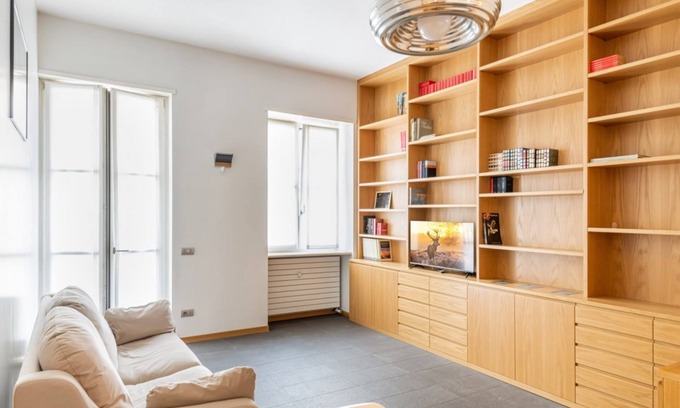 Centro Storico Apartment | Experience Easylife: Elegant Retreat Near the Duomo
