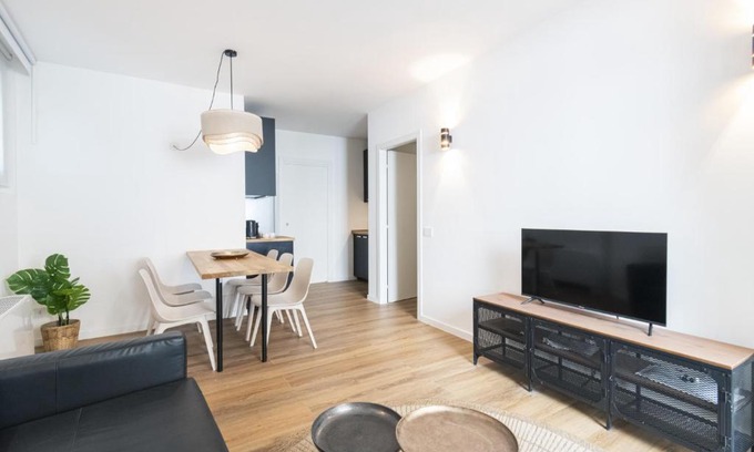 Carrobbio Apartment | Discover Easylife - Upscale Hotel Near Milan's Colonne