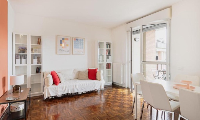 Zona Lancetti Apartment | Cozy Easylife Retreat with Balcony, Rated 9/10 by Guests