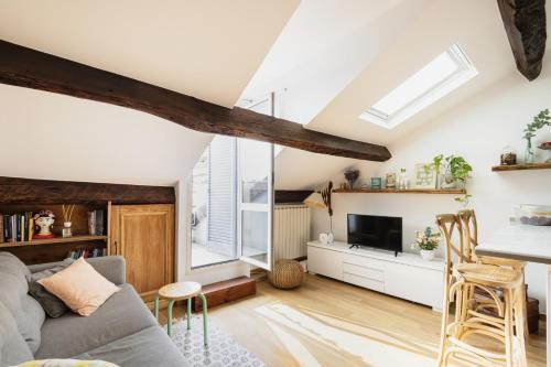 Tricolore Apartment | Stylish Retreat at Easylife with Scenic Terrace Awaits You