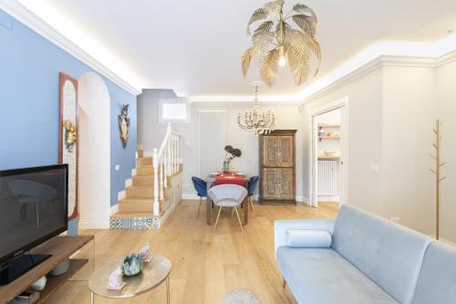 Carrobbio Apartment | Discover Easylife: Stylish Apartment with Terrace Awaits