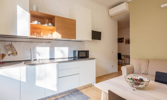 Carrobbio Apartment | Comfortable Apartment Near Duomo with Spa and Breakfast