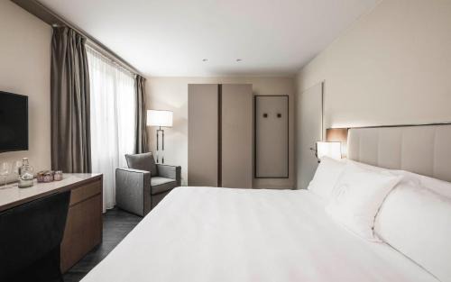 Locarno Hotel | Elegant Getaway at EasyRooms ai Monti with Ocean Views