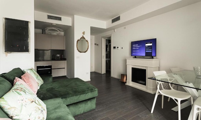 Tor di Quinto Apartment | Inviting Flat with Garden and Relaxing Hot Tub