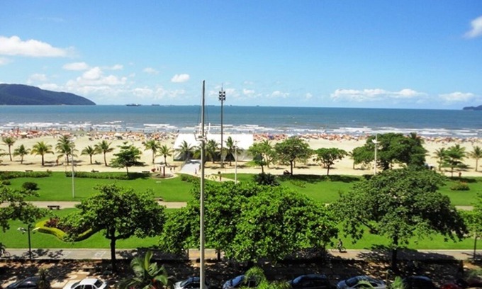 Pompeia Apartment | Unwind at the Beachfront Carnival Retreat with Free WiFi