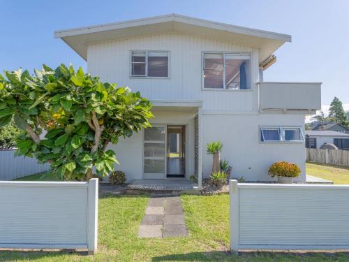 Whangamata House | Family-Friendly Eazy Breezy - Whangamata Holiday Home