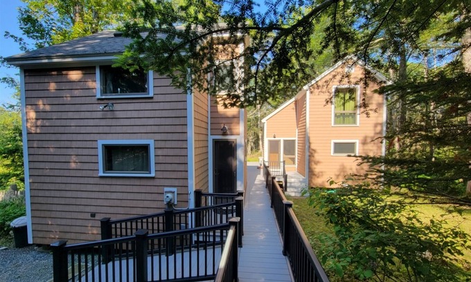 East Boothbay Cabin | Discover Ebb And Flow: 4 Bed, Pet-Friendly Retreat