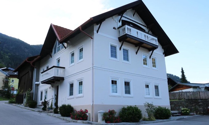 Winklern Apartment | Exceptional Stay at Ebners Träumerei - Rated 9.9/10