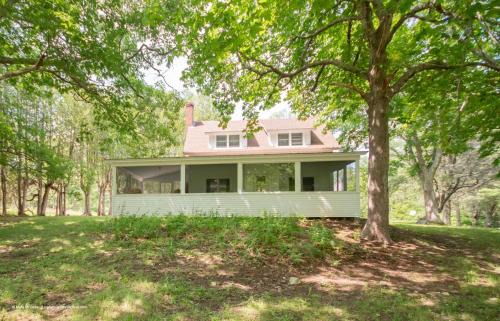 Sedgwick House | Discover Eboleth House on Eggemoggin Reach for Families!