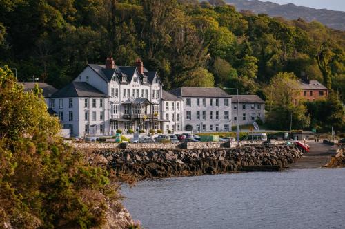Glengarriff Hotel | Relaxing Eccles Hotel and Spa: Family-Friendly & Inviting