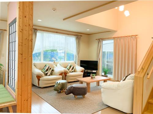 Shiraoi House | Top-Rated Ecco's House: Family and Pet-Friendly Retreat