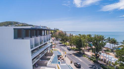 Yeppoon Apartment | Beautiful Echelon Apartments Yeppoon with Oceanfront Pool