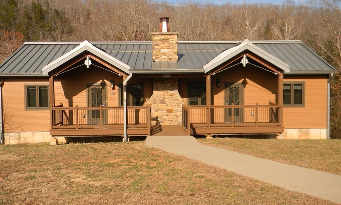 Hartshorn Hotel | Eco-Friendly Echo Bluff State Park: Guest Rated 9.6/10