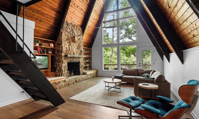 Townley House | Discover Echo Point Near Clear Creek Recreation Area