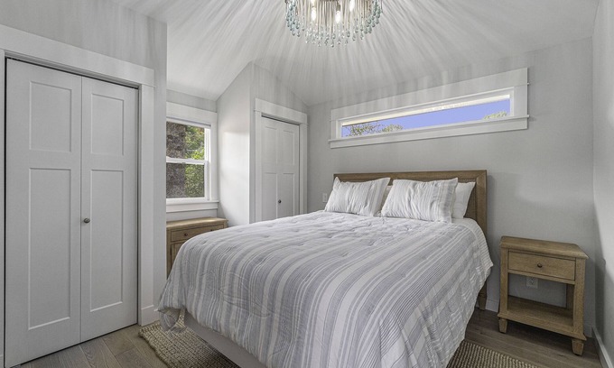 Frankfort Cottage | Echo's Cove: Cozy Downtown Cottage Near Lake Michigan