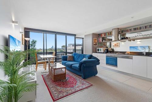 Abbotsford Apartment | Unique 1-Bed Apartment with Pool and Fitness Center