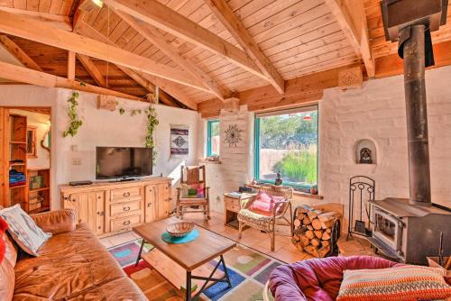 Baca Grande House | Unique Adobe Crestone Cottage with Patio & Family-Friendly Perks